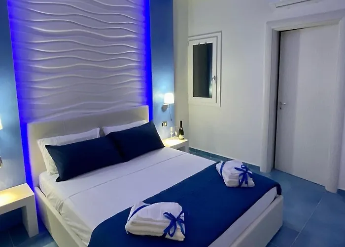 לינה וארוחת בוקר Salento Sottovento Luxury Beb טורה לפילו